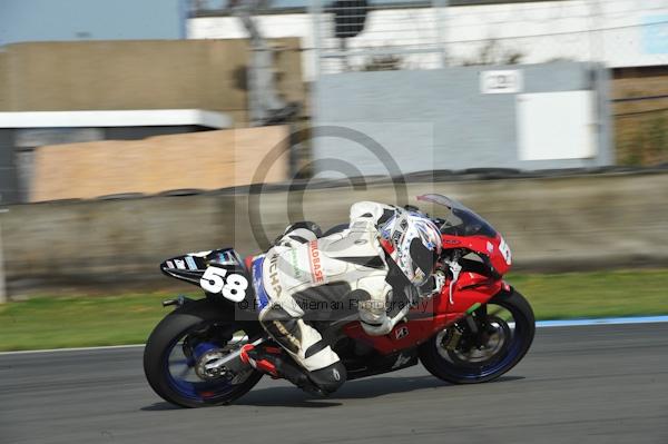 Motorcycle action photographs;Trackday digital images;donington;donington park leicestershire;donington photographs;event digital images;eventdigitalimages;no limits trackday;peter wileman photography;trackday;trackday photos