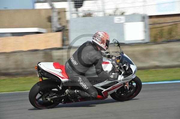 Motorcycle action photographs;Trackday digital images;donington;donington park leicestershire;donington photographs;event digital images;eventdigitalimages;no limits trackday;peter wileman photography;trackday;trackday photos