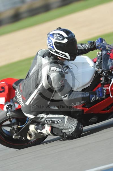 Motorcycle action photographs;Trackday digital images;donington;donington park leicestershire;donington photographs;event digital images;eventdigitalimages;no limits trackday;peter wileman photography;trackday;trackday photos