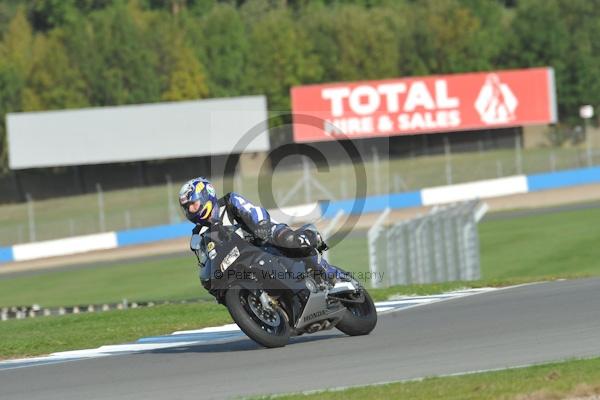 Motorcycle action photographs;Trackday digital images;donington;donington park leicestershire;donington photographs;event digital images;eventdigitalimages;no limits trackday;peter wileman photography;trackday;trackday photos