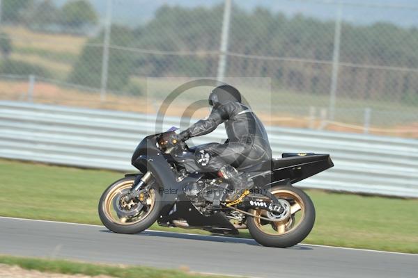 Motorcycle action photographs;Trackday digital images;donington;donington park leicestershire;donington photographs;event digital images;eventdigitalimages;no limits trackday;peter wileman photography;trackday;trackday photos