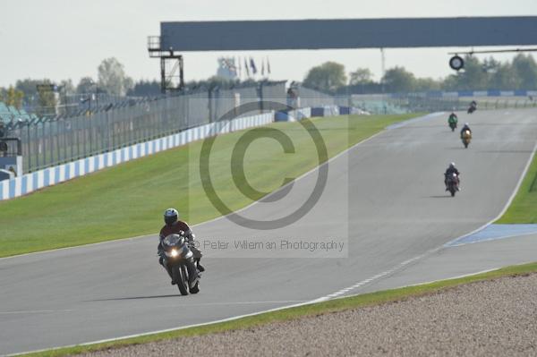 Motorcycle action photographs;Trackday digital images;donington;donington park leicestershire;donington photographs;event digital images;eventdigitalimages;no limits trackday;peter wileman photography;trackday;trackday photos