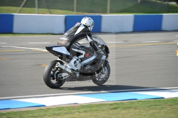 Motorcycle action photographs;Trackday digital images;donington;donington park leicestershire;donington photographs;event digital images;eventdigitalimages;no limits trackday;peter wileman photography;trackday;trackday photos