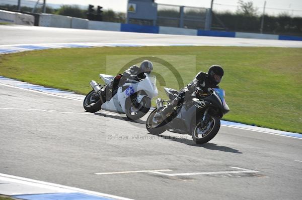 Motorcycle action photographs;Trackday digital images;donington;donington park leicestershire;donington photographs;event digital images;eventdigitalimages;no limits trackday;peter wileman photography;trackday;trackday photos