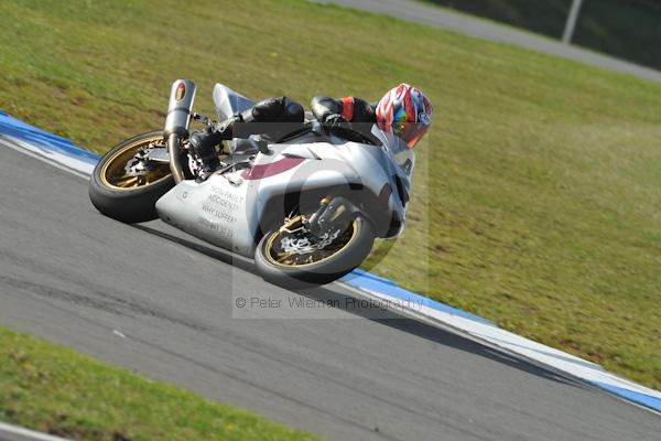 Motorcycle action photographs;Trackday digital images;donington;donington park leicestershire;donington photographs;event digital images;eventdigitalimages;no limits trackday;peter wileman photography;trackday;trackday photos