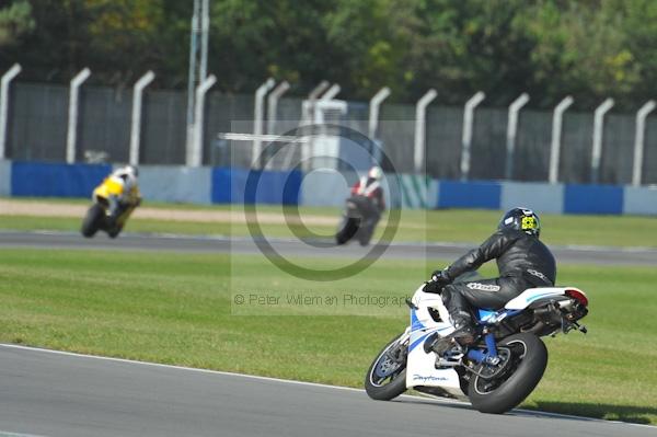 Motorcycle action photographs;Trackday digital images;donington;donington park leicestershire;donington photographs;event digital images;eventdigitalimages;no limits trackday;peter wileman photography;trackday;trackday photos