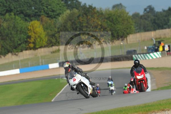 Motorcycle action photographs;Trackday digital images;donington;donington park leicestershire;donington photographs;event digital images;eventdigitalimages;no limits trackday;peter wileman photography;trackday;trackday photos