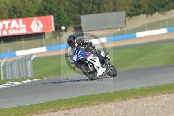 Motorcycle action photographs;Trackday digital images;donington;donington park leicestershire;donington photographs;event digital images;eventdigitalimages;no limits trackday;peter wileman photography;trackday;trackday photos