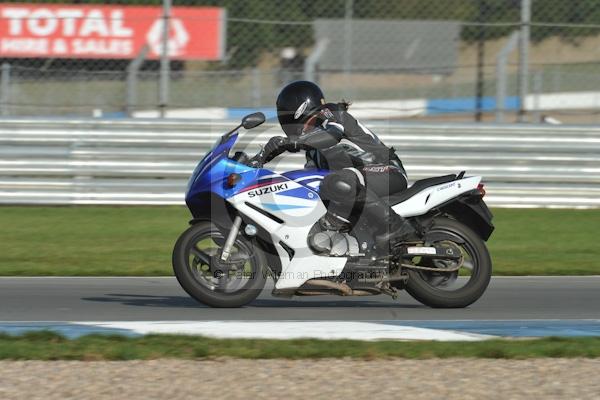 Motorcycle action photographs;Trackday digital images;donington;donington park leicestershire;donington photographs;event digital images;eventdigitalimages;no limits trackday;peter wileman photography;trackday;trackday photos