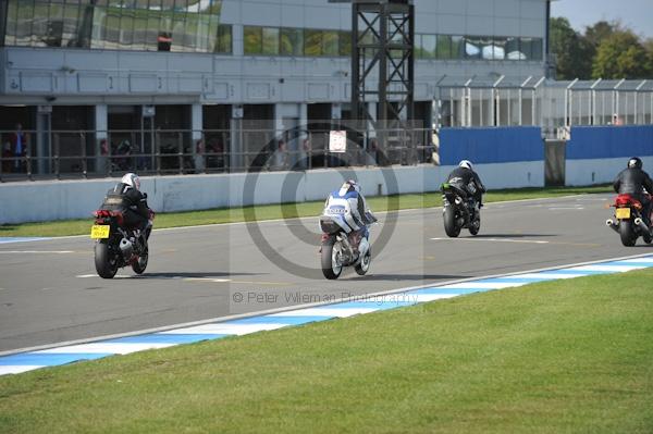 Motorcycle action photographs;Trackday digital images;donington;donington park leicestershire;donington photographs;event digital images;eventdigitalimages;no limits trackday;peter wileman photography;trackday;trackday photos