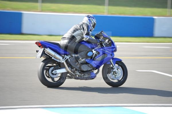 Motorcycle action photographs;Trackday digital images;donington;donington park leicestershire;donington photographs;event digital images;eventdigitalimages;no limits trackday;peter wileman photography;trackday;trackday photos