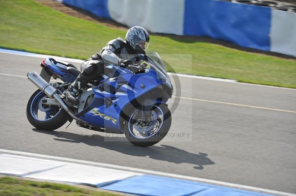 Motorcycle action photographs;Trackday digital images;donington;donington park leicestershire;donington photographs;event digital images;eventdigitalimages;no limits trackday;peter wileman photography;trackday;trackday photos