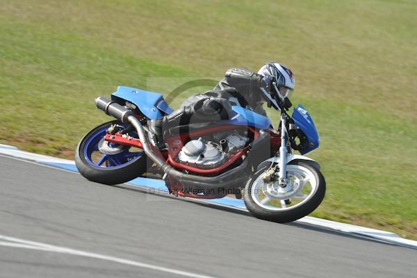 Motorcycle action photographs;Trackday digital images;donington;donington park leicestershire;donington photographs;event digital images;eventdigitalimages;no limits trackday;peter wileman photography;trackday;trackday photos