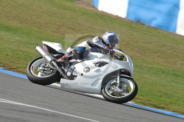 Motorcycle action photographs;Trackday digital images;donington;donington park leicestershire;donington photographs;event digital images;eventdigitalimages;no limits trackday;peter wileman photography;trackday;trackday photos