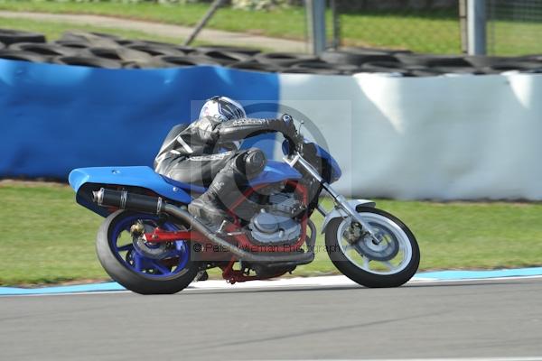 Motorcycle action photographs;Trackday digital images;donington;donington park leicestershire;donington photographs;event digital images;eventdigitalimages;no limits trackday;peter wileman photography;trackday;trackday photos