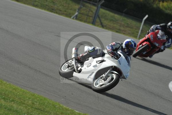 Motorcycle action photographs;Trackday digital images;donington;donington park leicestershire;donington photographs;event digital images;eventdigitalimages;no limits trackday;peter wileman photography;trackday;trackday photos