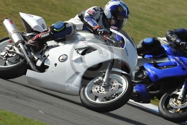 Motorcycle action photographs;Trackday digital images;donington;donington park leicestershire;donington photographs;event digital images;eventdigitalimages;no limits trackday;peter wileman photography;trackday;trackday photos