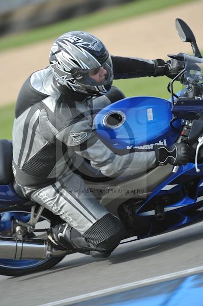 Motorcycle action photographs;Trackday digital images;donington;donington park leicestershire;donington photographs;event digital images;eventdigitalimages;no limits trackday;peter wileman photography;trackday;trackday photos