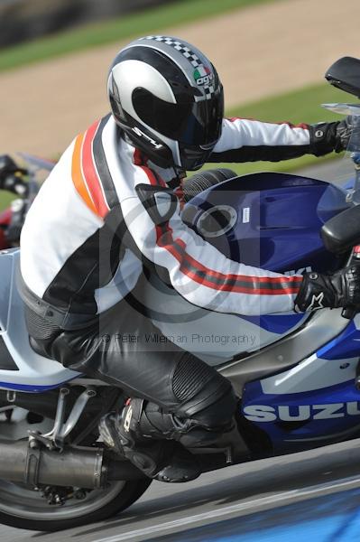 Motorcycle action photographs;Trackday digital images;donington;donington park leicestershire;donington photographs;event digital images;eventdigitalimages;no limits trackday;peter wileman photography;trackday;trackday photos