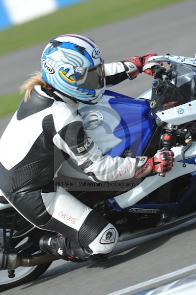 Motorcycle action photographs;Trackday digital images;donington;donington park leicestershire;donington photographs;event digital images;eventdigitalimages;no limits trackday;peter wileman photography;trackday;trackday photos