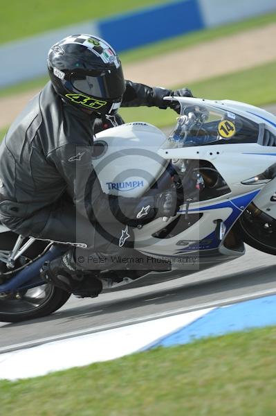 Motorcycle action photographs;Trackday digital images;donington;donington park leicestershire;donington photographs;event digital images;eventdigitalimages;no limits trackday;peter wileman photography;trackday;trackday photos