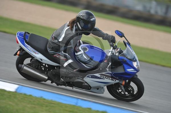 Motorcycle action photographs;Trackday digital images;donington;donington park leicestershire;donington photographs;event digital images;eventdigitalimages;no limits trackday;peter wileman photography;trackday;trackday photos