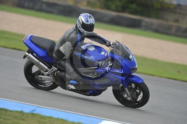 Motorcycle action photographs;Trackday digital images;donington;donington park leicestershire;donington photographs;event digital images;eventdigitalimages;no limits trackday;peter wileman photography;trackday;trackday photos