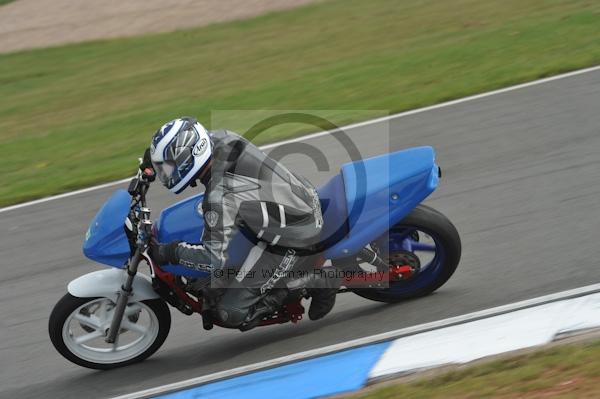 Motorcycle action photographs;Trackday digital images;donington;donington park leicestershire;donington photographs;event digital images;eventdigitalimages;no limits trackday;peter wileman photography;trackday;trackday photos