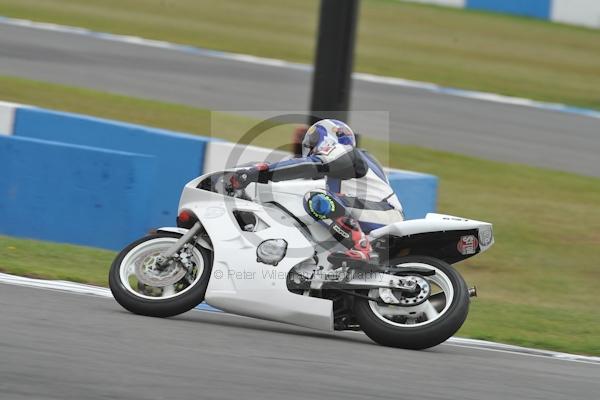 Motorcycle action photographs;Trackday digital images;donington;donington park leicestershire;donington photographs;event digital images;eventdigitalimages;no limits trackday;peter wileman photography;trackday;trackday photos