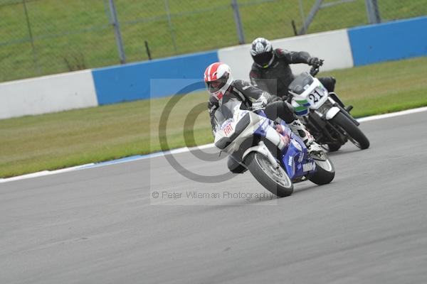 Motorcycle action photographs;Trackday digital images;donington;donington park leicestershire;donington photographs;event digital images;eventdigitalimages;no limits trackday;peter wileman photography;trackday;trackday photos