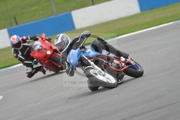 Motorcycle action photographs;Trackday digital images;donington;donington park leicestershire;donington photographs;event digital images;eventdigitalimages;no limits trackday;peter wileman photography;trackday;trackday photos