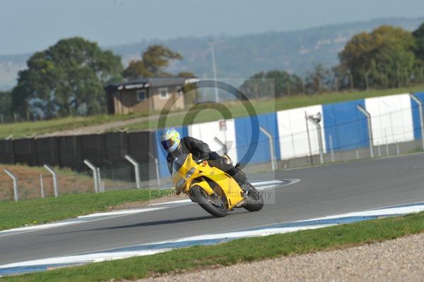 Motorcycle action photographs;Trackday digital images;donington;donington park leicestershire;donington photographs;event digital images;eventdigitalimages;no limits trackday;peter wileman photography;trackday;trackday photos