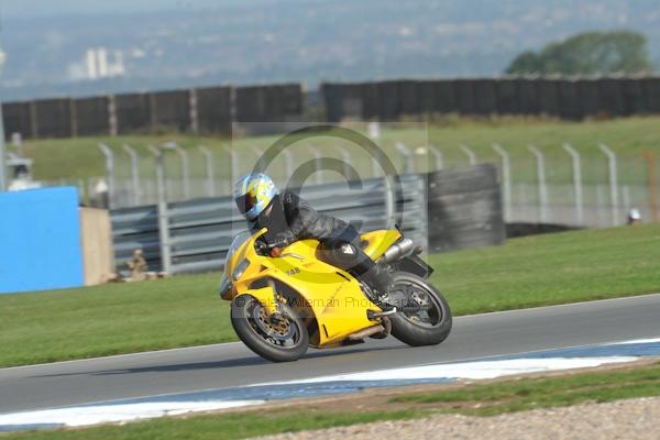 Motorcycle action photographs;Trackday digital images;donington;donington park leicestershire;donington photographs;event digital images;eventdigitalimages;no limits trackday;peter wileman photography;trackday;trackday photos