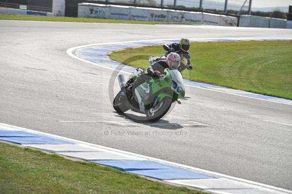 Motorcycle action photographs;Trackday digital images;donington;donington park leicestershire;donington photographs;event digital images;eventdigitalimages;no limits trackday;peter wileman photography;trackday;trackday photos