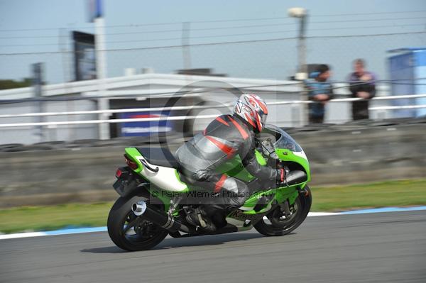 Motorcycle action photographs;Trackday digital images;donington;donington park leicestershire;donington photographs;event digital images;eventdigitalimages;no limits trackday;peter wileman photography;trackday;trackday photos