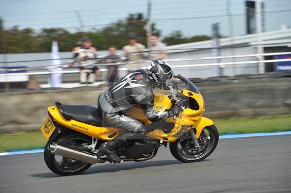 Motorcycle action photographs;Trackday digital images;donington;donington park leicestershire;donington photographs;event digital images;eventdigitalimages;no limits trackday;peter wileman photography;trackday;trackday photos