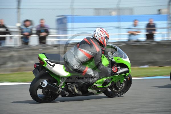 Motorcycle action photographs;Trackday digital images;donington;donington park leicestershire;donington photographs;event digital images;eventdigitalimages;no limits trackday;peter wileman photography;trackday;trackday photos