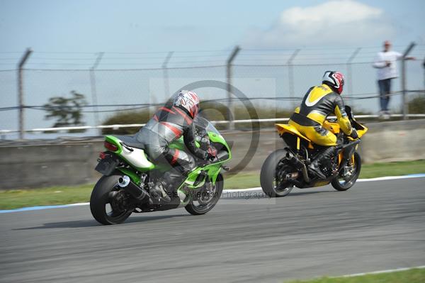 Motorcycle action photographs;Trackday digital images;donington;donington park leicestershire;donington photographs;event digital images;eventdigitalimages;no limits trackday;peter wileman photography;trackday;trackday photos