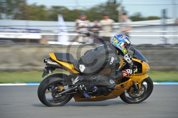 Motorcycle action photographs;Trackday digital images;donington;donington park leicestershire;donington photographs;event digital images;eventdigitalimages;no limits trackday;peter wileman photography;trackday;trackday photos