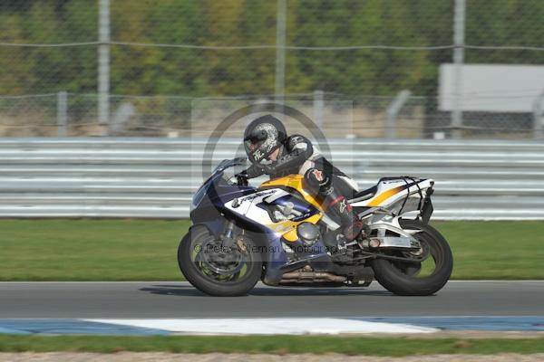 Motorcycle action photographs;Trackday digital images;donington;donington park leicestershire;donington photographs;event digital images;eventdigitalimages;no limits trackday;peter wileman photography;trackday;trackday photos