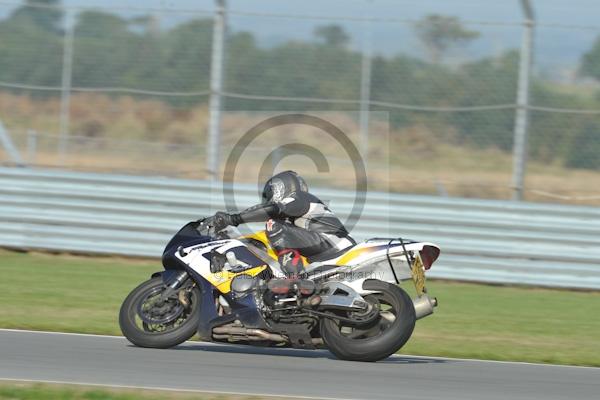 Motorcycle action photographs;Trackday digital images;donington;donington park leicestershire;donington photographs;event digital images;eventdigitalimages;no limits trackday;peter wileman photography;trackday;trackday photos