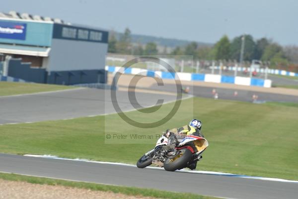 Motorcycle action photographs;Trackday digital images;donington;donington park leicestershire;donington photographs;event digital images;eventdigitalimages;no limits trackday;peter wileman photography;trackday;trackday photos