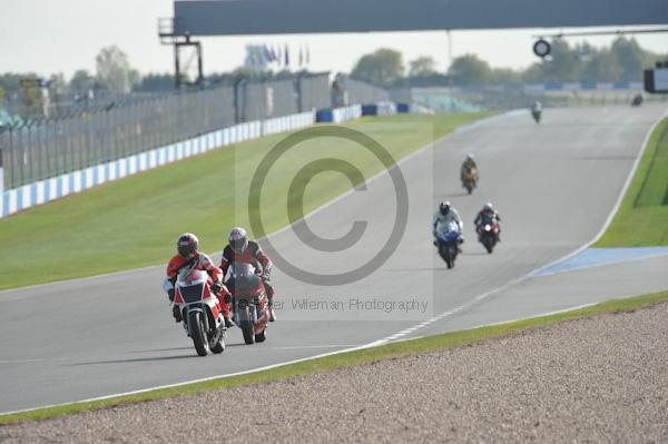 Motorcycle action photographs;Trackday digital images;donington;donington park leicestershire;donington photographs;event digital images;eventdigitalimages;no limits trackday;peter wileman photography;trackday;trackday photos