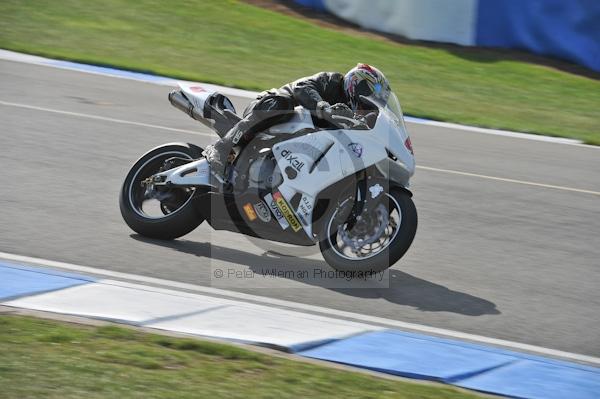 Motorcycle action photographs;Trackday digital images;donington;donington park leicestershire;donington photographs;event digital images;eventdigitalimages;no limits trackday;peter wileman photography;trackday;trackday photos