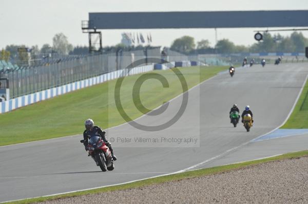 Motorcycle action photographs;Trackday digital images;donington;donington park leicestershire;donington photographs;event digital images;eventdigitalimages;no limits trackday;peter wileman photography;trackday;trackday photos