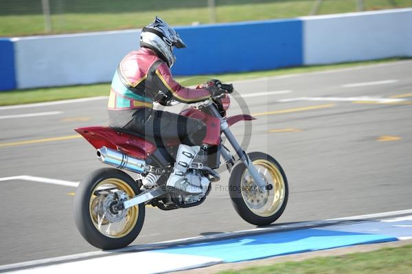 Motorcycle action photographs;Trackday digital images;donington;donington park leicestershire;donington photographs;event digital images;eventdigitalimages;no limits trackday;peter wileman photography;trackday;trackday photos