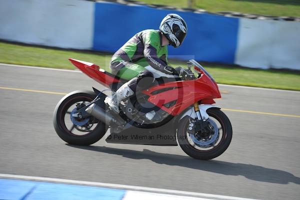 Motorcycle action photographs;Trackday digital images;donington;donington park leicestershire;donington photographs;event digital images;eventdigitalimages;no limits trackday;peter wileman photography;trackday;trackday photos