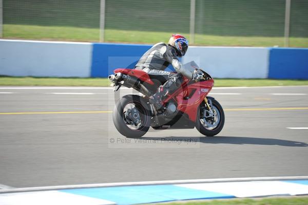 Motorcycle action photographs;Trackday digital images;donington;donington park leicestershire;donington photographs;event digital images;eventdigitalimages;no limits trackday;peter wileman photography;trackday;trackday photos