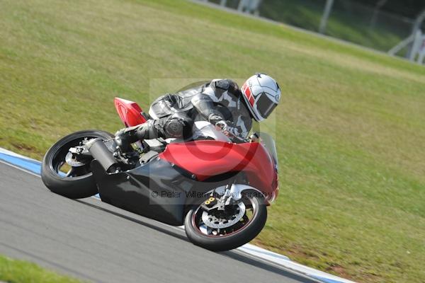 Motorcycle action photographs;Trackday digital images;donington;donington park leicestershire;donington photographs;event digital images;eventdigitalimages;no limits trackday;peter wileman photography;trackday;trackday photos