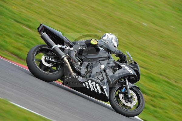 Motorcycle action photographs;Trackday digital images;cadwell;cadwell park photographs;event digital images;eventdigitalimages;motor racing louth lincolnshire;no limits trackday;peter wileman photography;trackday;trackday photos